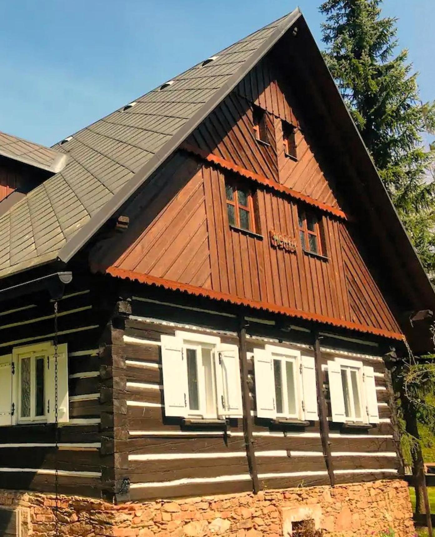Villa Dum U Dvou Lip / The Two Lime Trees Javorník Esterno foto
